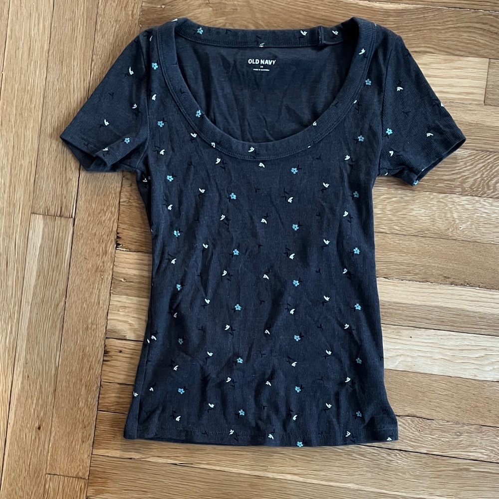 Old Navy Women's Gray Floral Tee
